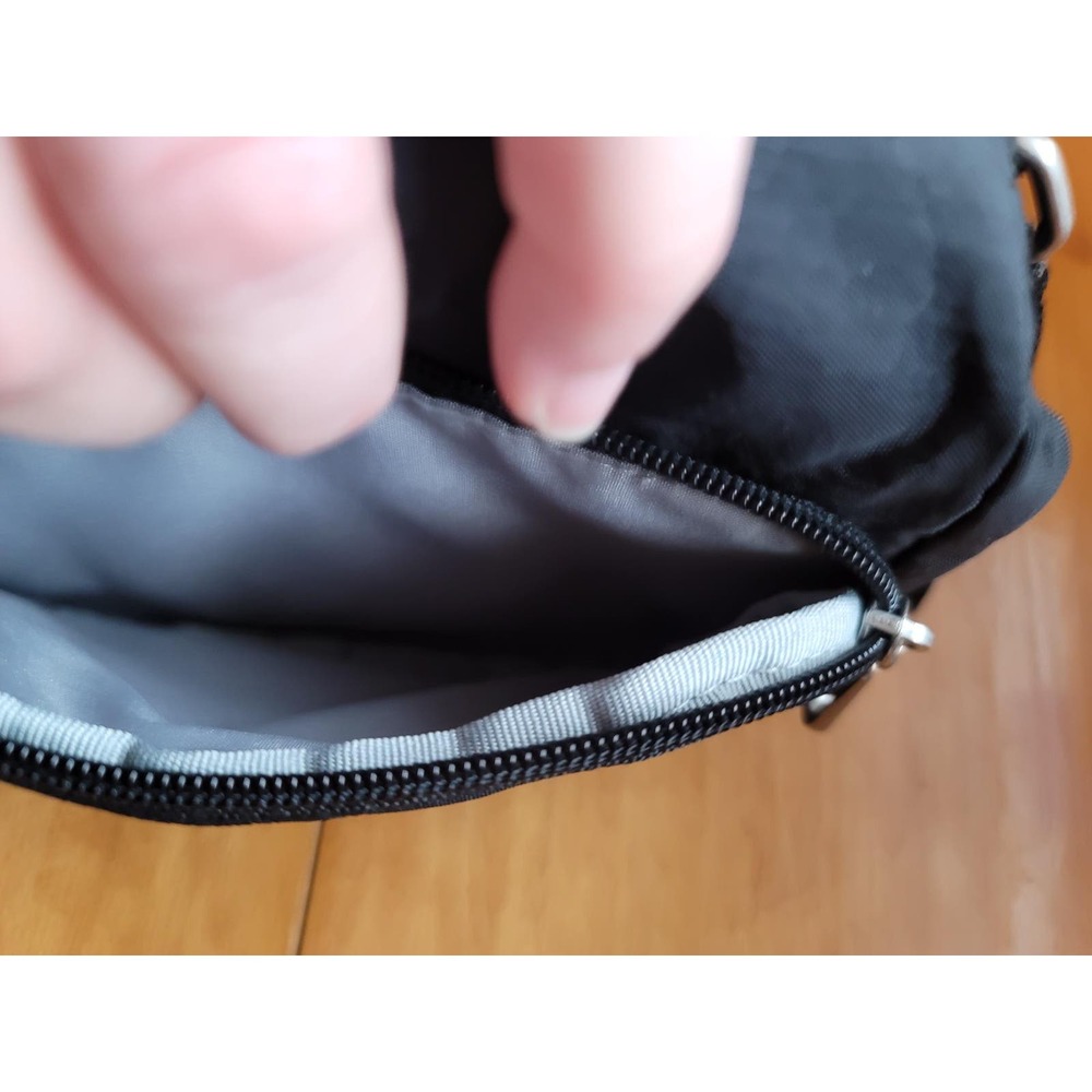 Baggallini Black Crossbody Purse - Picture 4 of 6